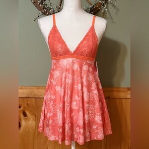 French Affair NWT Babydoll gown with lace. Size small color Peach Echo